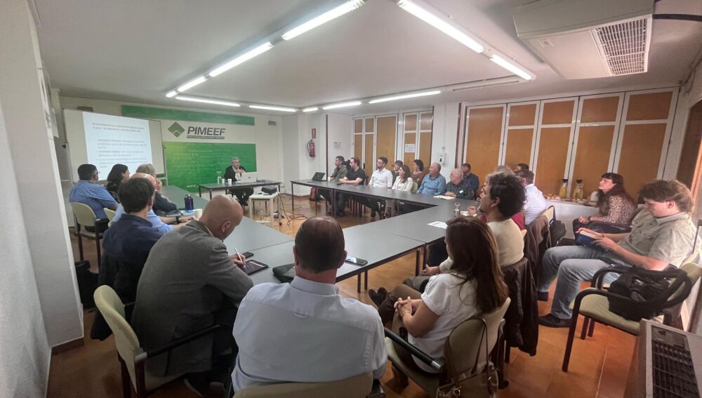 Un momento de la mesa que se celebró con gran presencia de agentes sociales