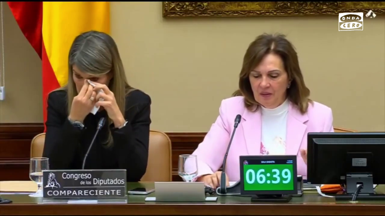 Maribel Vilaplana rechaza entre lágrimas declarar en la comisión de la dana del Congreso: "Yo no tenía ninguna responsabilidad política" Maribel Vilaplana rechaza entre lágrimas declarar en la comisión de la dana del Congreso: "Yo no tenía ninguna responsabilidad política"