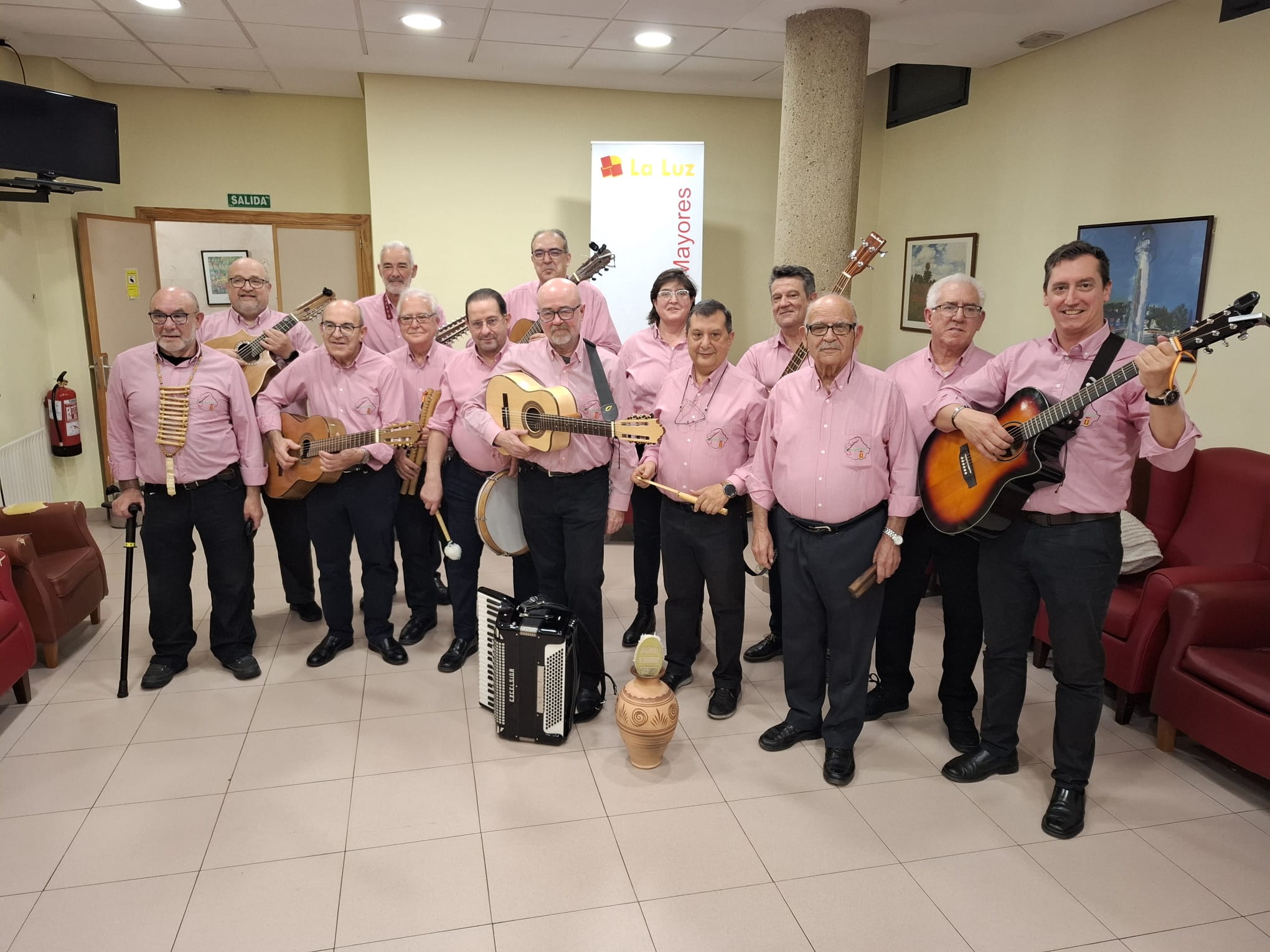 Los rondadores de Cuenca celebran su 25 aniversario reivindicando su papel en el folclore conquense Los rondadores de Cuenca celebran su 25 aniversario reivindicando su papel en el folclore conquense