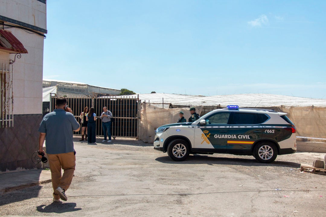Detenido en El Ejido un hombre de 25 años por matar a sus padres y dejar graves a cuatro personas, entre ellas su hijo de siete meses Detenido en El Ejido un hombre de 25 años por matar a sus padres y dejar graves a cuatro personas, entre ellas su hijo de siete meses