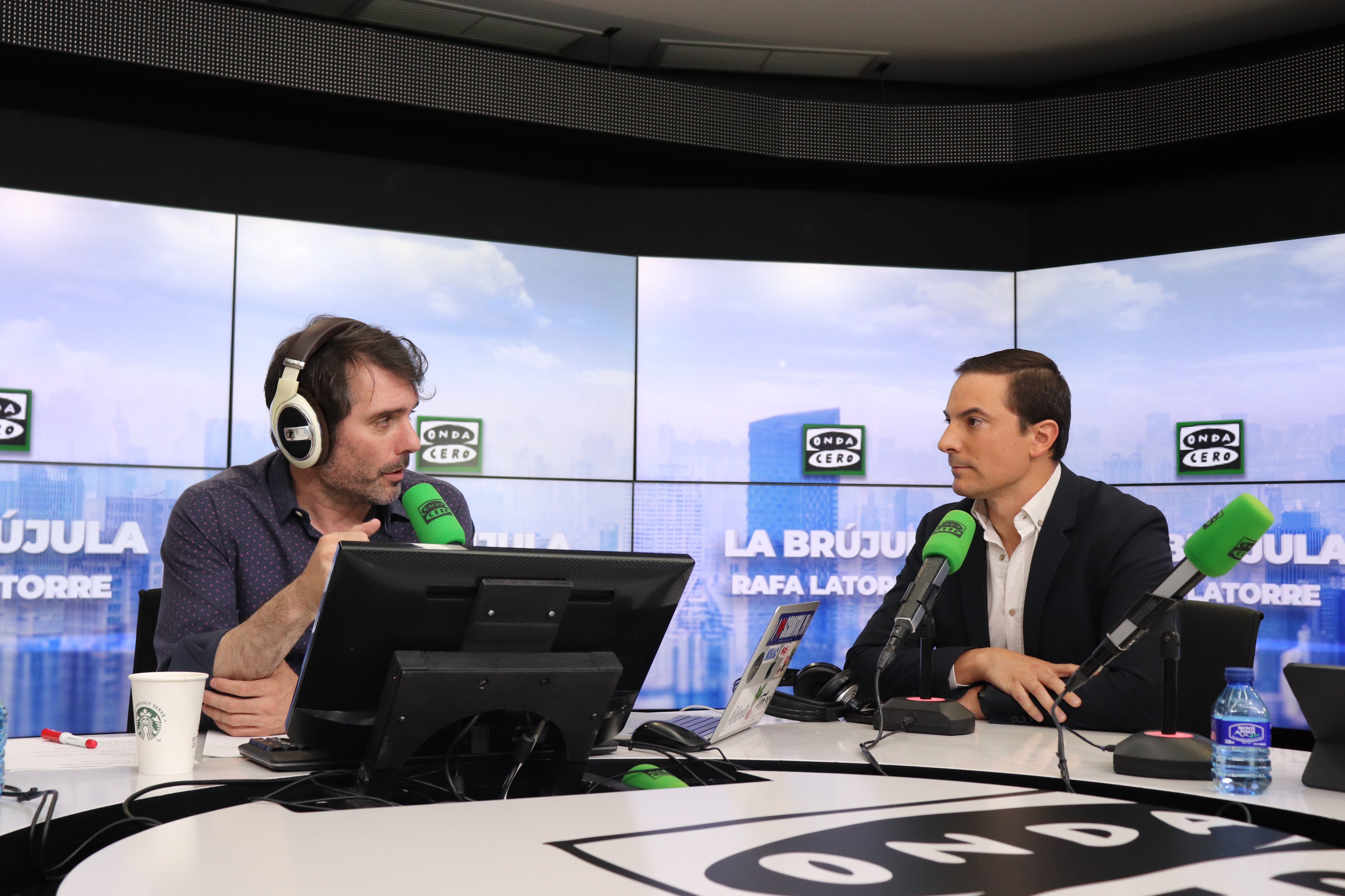 Juan Lobato durante la entrevista Juan Lobato durante la entrevista