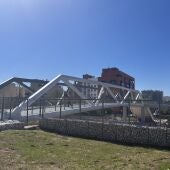 La nueva pasarela peatonal del barrio Altabix–Universidad ya es una realidad.