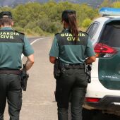 Imagen de archivo de dos agentes de la Guardia Civil