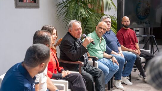 Obispo de Canarias con artistas