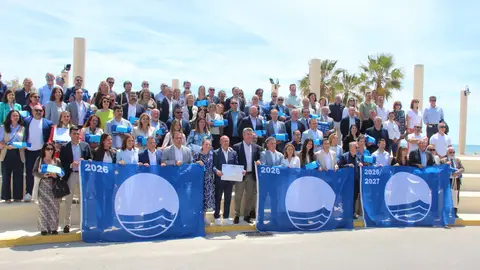Municipios de la Marina Baixa recogen las Banderas Azules que distinguirán sus playas durante la temporada 2026-2027 Municipios de la Marina Baixa recogen las Banderas Azules que distinguirán sus playas durante la temporada 2026-2027