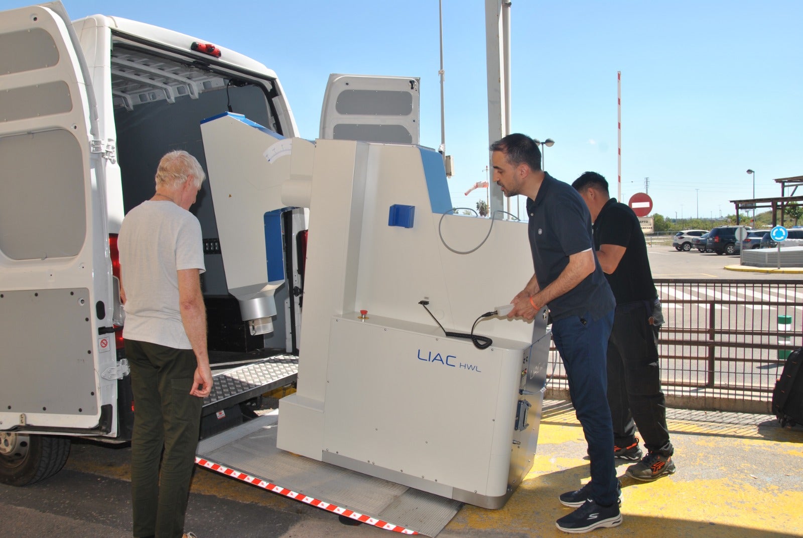 El Hospital General de Castellón avanza en la puesta en marcha de su Unidad de Radioterapia Intraoperatoria con el acelerador de electrones El Hospital General de Castellón avanza en la puesta en marcha de su Unidad de Radioterapia Intraoperatoria con el acelerador de electrones