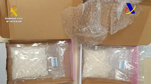 Detenido en Castellón un hombre con 300 gramos de “flakka” interceptados en un envío procedente de la UE Detenido en Castellón un hombre con 300 gramos de “flakka” interceptados en un envío procedente de la UE