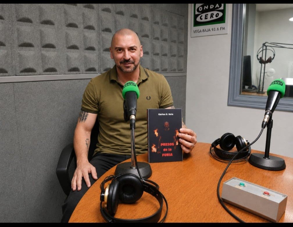 Carlos Sánchez Vela debuta en el género de novela bélica con su trepidante 'Presos de la Furia' Carlos Sánchez Vela debuta en el género de novela bélica con su trepidante 'Presos de la Furia'