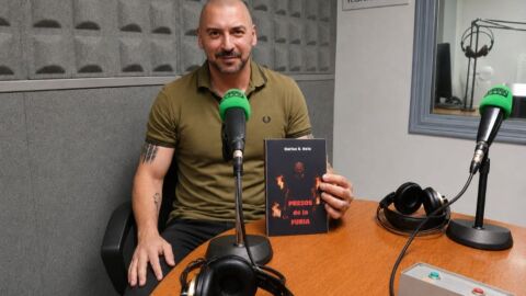 Carlos Sánchez Vela debuta en el género de novela bélica con su trepidante relato 'Presos de la Furia' Carlos Sánchez Vela debuta en el género de novela bélica con su trepidante relato 'Presos de la Furia'