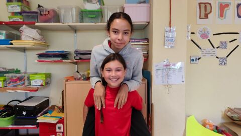 Sara Costa y Jade Mitchell, ganadoras del concurso de cuento infantil del Govern balear Sara Costa y Jade Mitchell, ganadoras del concurso de cuento infantil del Govern balear