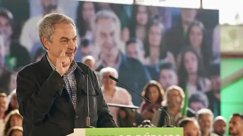 El expresidente del Gobierno, José Luis Rodríguez Zapatero, interviene en un acto de campaña en Cártama (Málaga) El expresidente del Gobierno, José Luis Rodríguez Zapatero, interviene en un acto de campaña en Cártama (Málaga)