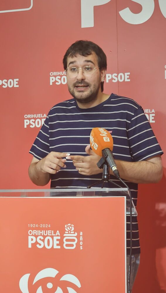 El concejal Juan Miguel López, esta mañana, en rueda de prensa