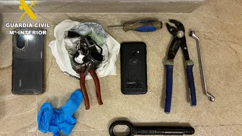 Detenido un hombre en Benicarló por robos en vehículos tras ser sorprendido en un parking público Detenido un hombre en Benicarló por robos en vehículos tras ser sorprendido en un parking público