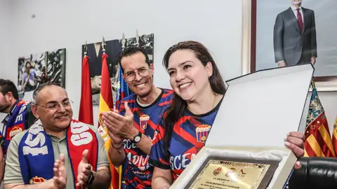 Carolina Holguín, junto a Rubén Alfaro y Enrique Quílez. Carolina Holguín, junto a Rubén Alfaro y Enrique Quílez.