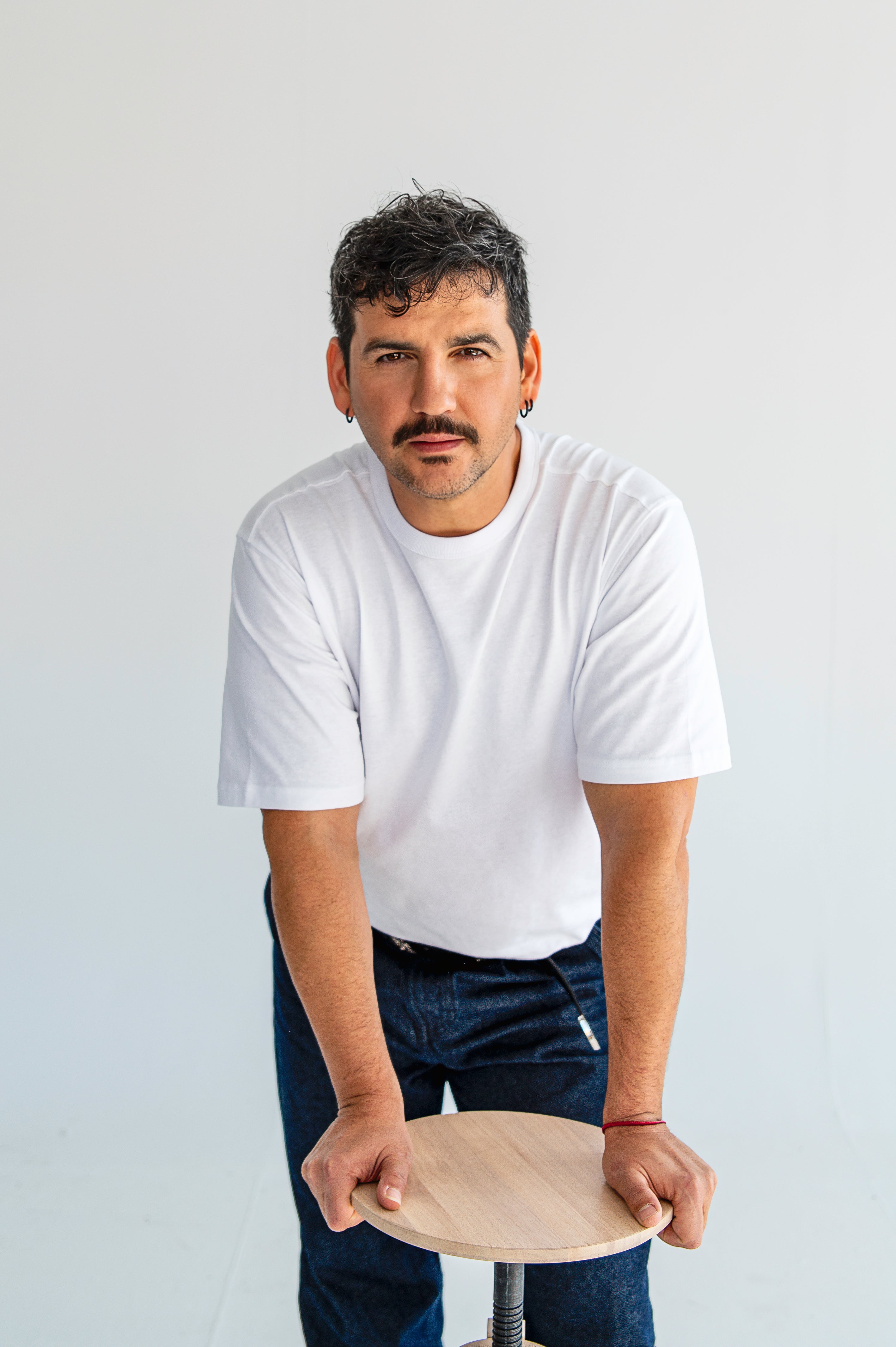 Fran Perea llega a Zaragoza con "El hombre invisible" Fran Perea llega a Zaragoza con "El hombre invisible"