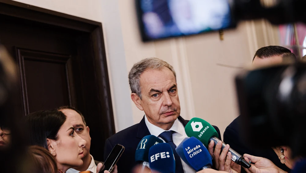 Quién es Gertrudis Alcázar, la secretaria de Zapatero a la que la UDEF atribuye un "papel esencial" en la supuesta trama Quién es Gertrudis Alcázar, la secretaria de Zapatero a la que la UDEF atribuye un "papel esencial" en la supuesta trama