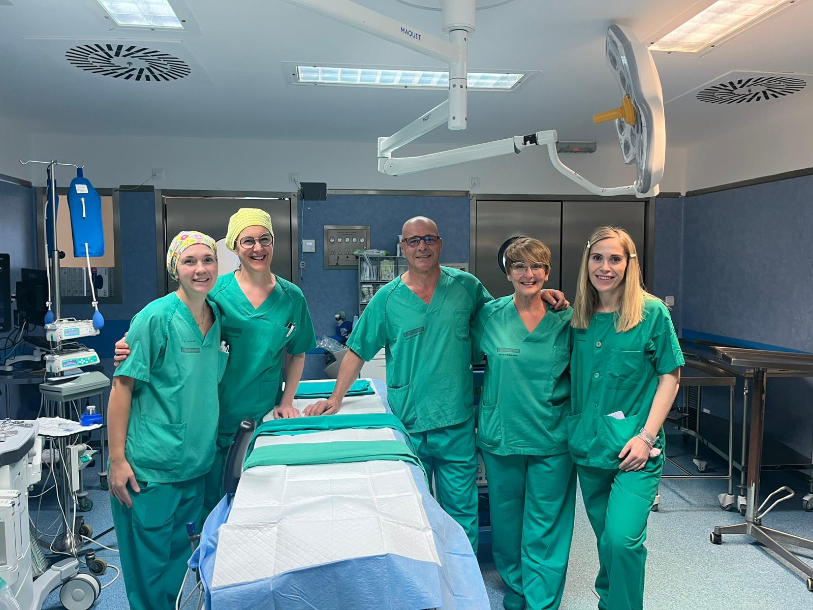 Hospital Marina Baixa implanta una técnica pionera para reducir riesgos en la cirugía del cáncer de tiroides Hospital Marina Baixa implanta una técnica pionera para reducir riesgos en la cirugía del cáncer de tiroides
