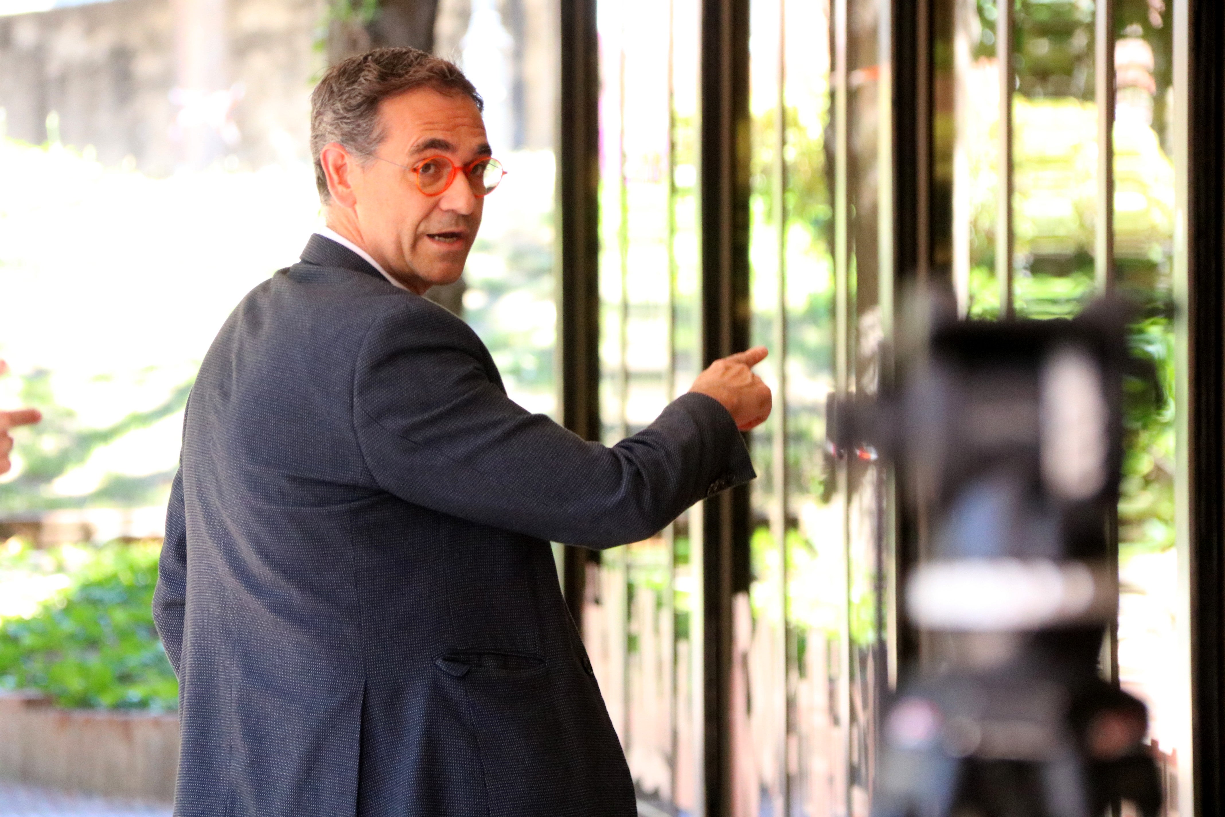 El Govern planteja millores en complements però els sindicats ho rebutgen El Govern planteja millores en complements però els sindicats ho rebutgen