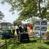 Francisco Patiño, director de Golf Xaz, con el equipo de Onda Cero Francisco Patiño, director de Golf Xaz, con el equipo de Onda Cero
