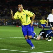 Ronaldo celebra uno de sus goles en la final del Mundial 2002 Ronaldo celebra uno de sus goles en la final del Mundial 2002