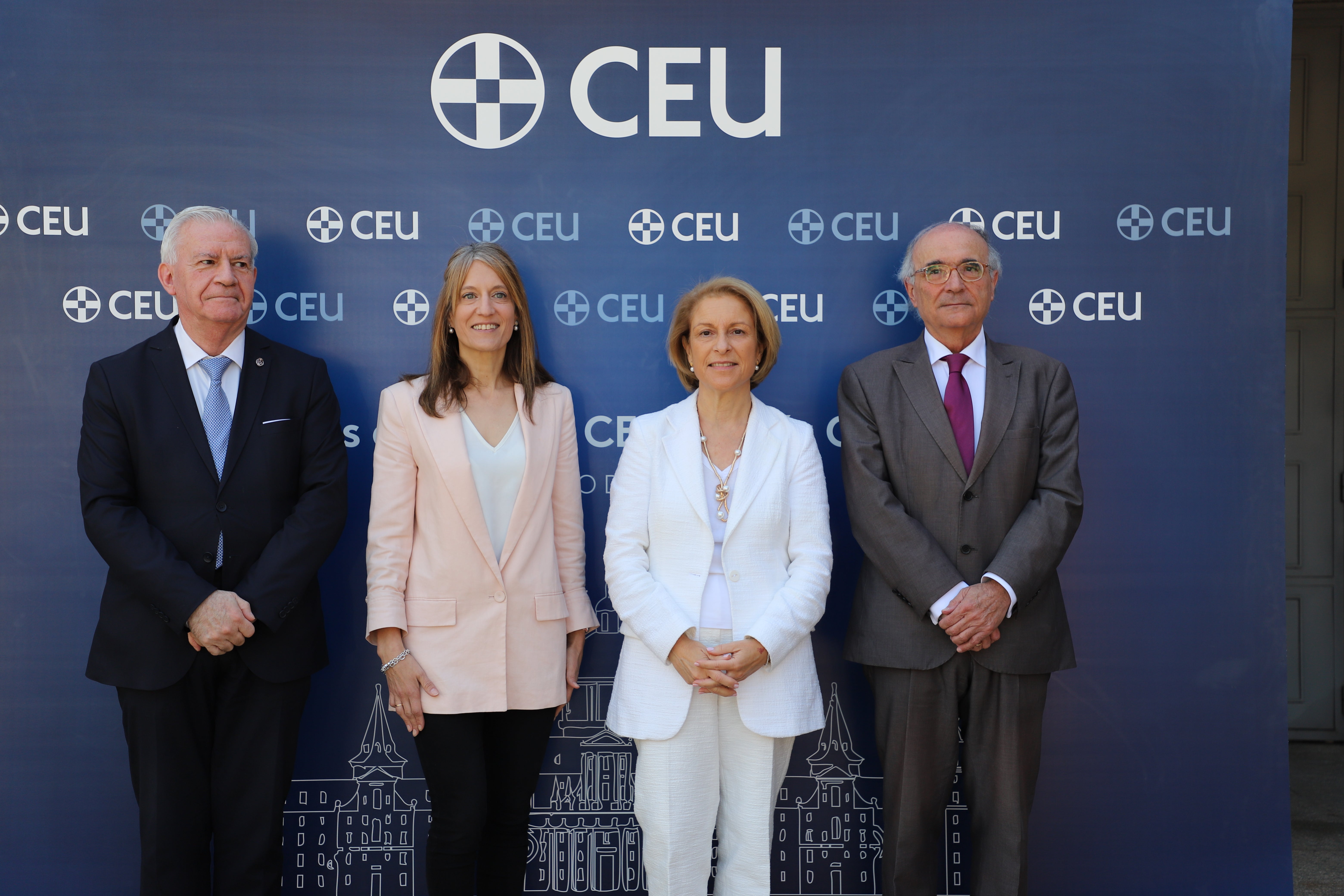 Robles, Núñez Feijóo, Abascal, Aznar, Martínez-Almeida y Perelló, en los II Cursos de Verano CEU – María Cristina Robles, Núñez Feijóo, Abascal, Aznar, Martínez-Almeida y Perelló, en los II Cursos de Verano CEU – María Cristina