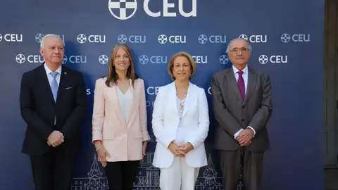 Robles, Núñez Feijóo, Abascal, Aznar, Martínez-Almeida y Perelló, en los II Cursos de Verano CEU – María Cristina Robles, Núñez Feijóo, Abascal, Aznar, Martínez-Almeida y Perelló, en los II Cursos de Verano CEU – María Cristina