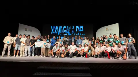 Imagen de los premiados en la Gala. Imagen de los premiados en la Gala.