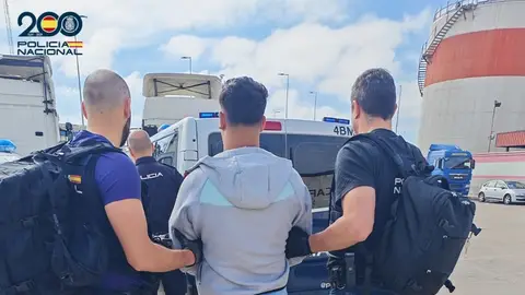 La Policía Nacional detiene y expulsa a Marruecos a uno de los delincuentes más peligrosos de Mallorca La Policía Nacional detiene y expulsa a Marruecos a uno de los delincuentes más peligrosos de Mallorca