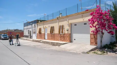 El acusado del doble crimen de El Ejido hirió a su mujer con una navaja días antes del tiroteo El acusado del doble crimen de El Ejido hirió a su mujer con una navaja días antes del tiroteo