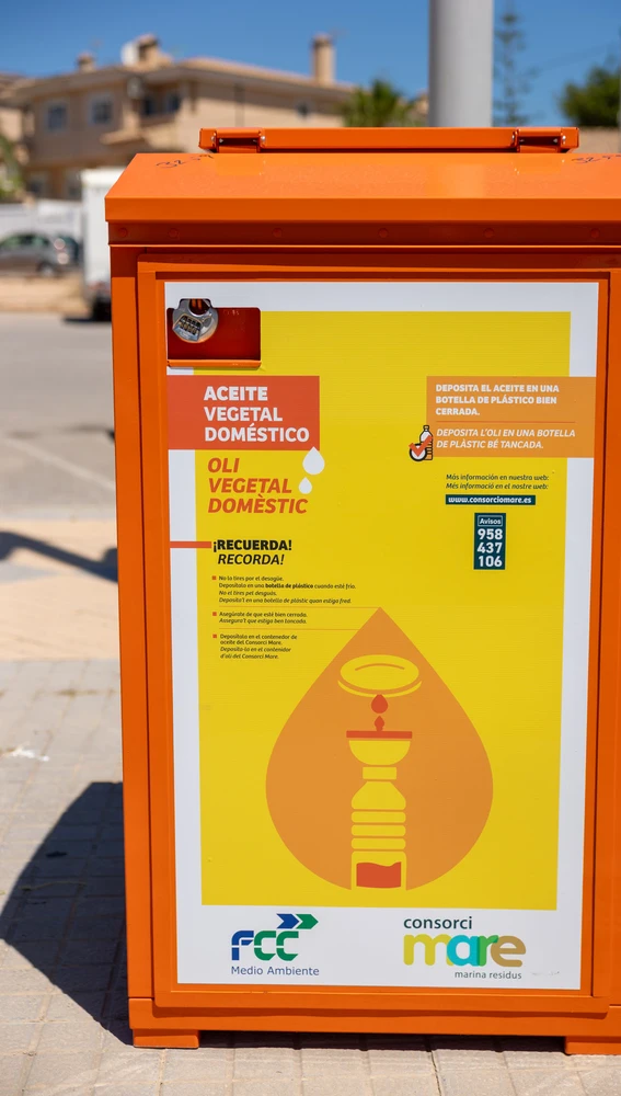 L’Alfàs del Pi incorpora 24 nuevos contenedores para reciclar aceite doméstico y textil usado L’Alfàs del Pi incorpora 24 nuevos contenedores para reciclar aceite doméstico y textil usado