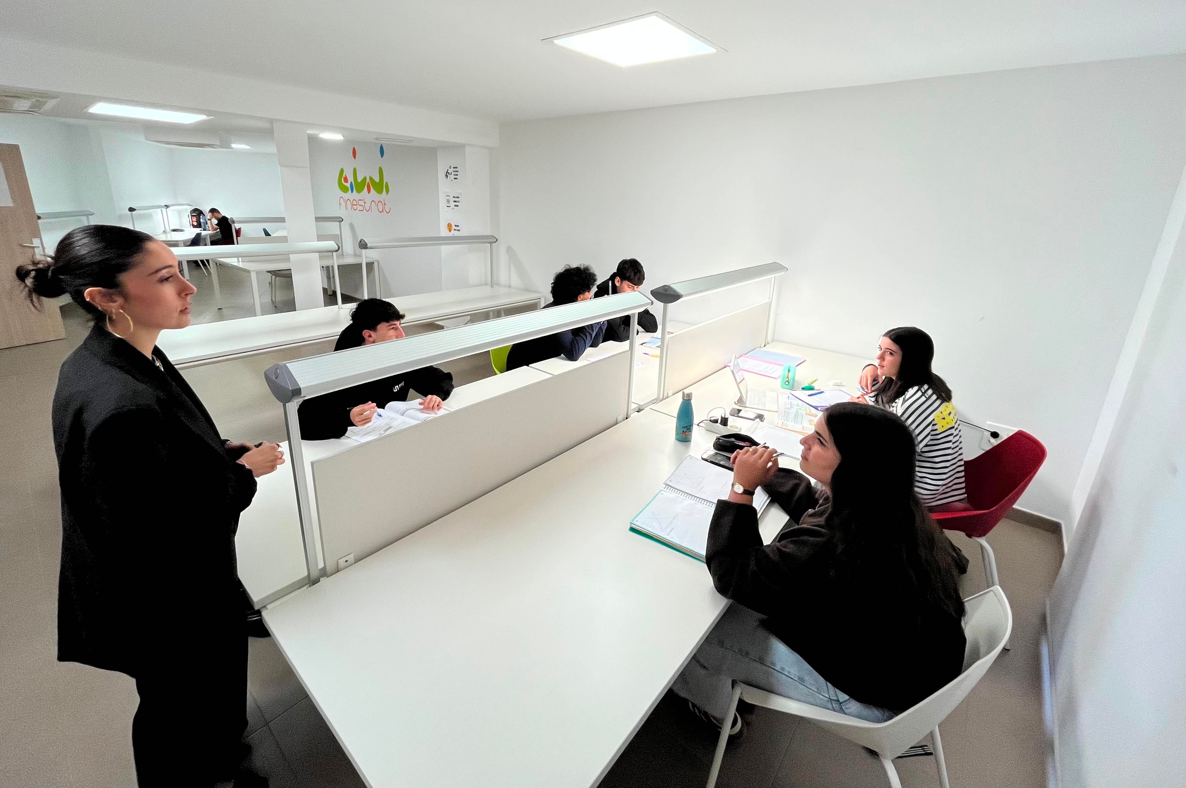 Finestrat amplía el horario del Centre Juvenil para apoyar a estudiantes en época de exámenes Finestrat amplía el horario del Centre Juvenil para apoyar a estudiantes en época de exámenes