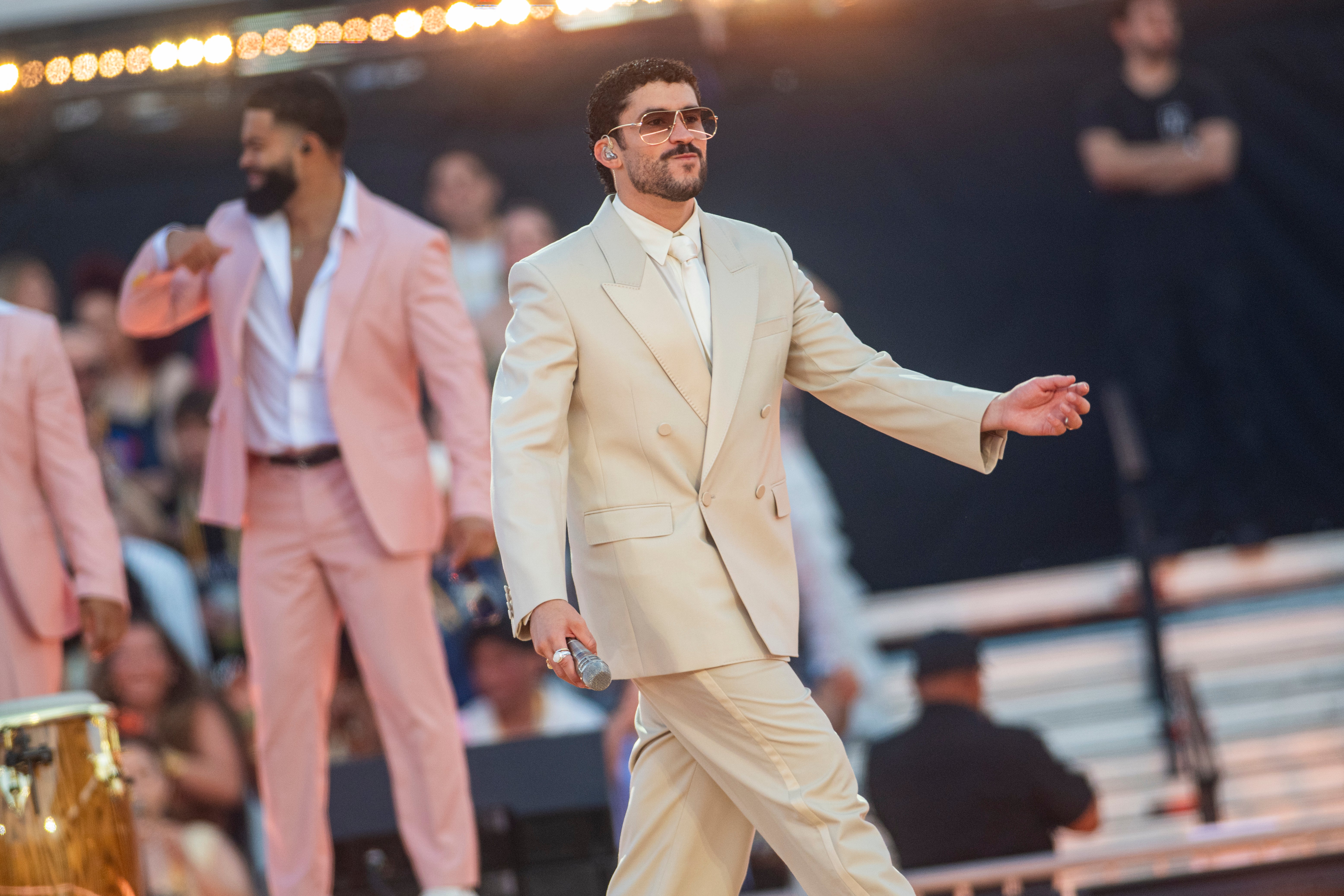 Bad Bunny durante su concierto en el Estadi Olímpic Lluís Companys Bad Bunny durante su concierto en el Estadi Olímpic Lluís Companys