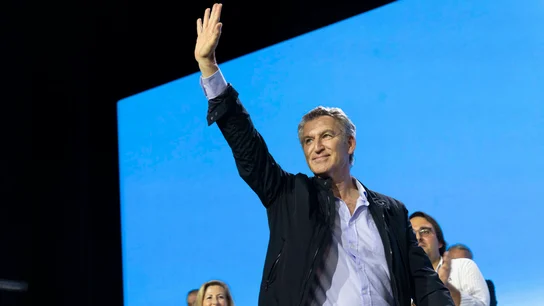 El líder del PP, Alberto Núñez Feijóo (i) y la presidenta del Gobierno balear, Marga Prohens (d) durante la celebración este sábado del XVII Congreso autonómico del PP de Baleares en Palma de Mallorca. El líder del PP, Alberto Núñez Feijóo (i) y la presidenta del Gobierno balear, Marga Prohens (d) durante la celebración este sábado del XVII Congreso autonómico del PP de Baleares en Palma de Mallorca.