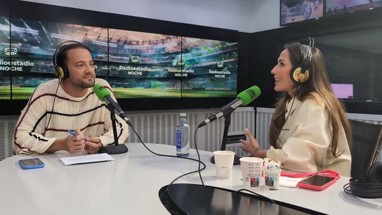 Malú durante una entrevista en Radioestadio Noche, con Raúl Granado Malú durante una entrevista en Radioestadio Noche, con Raúl Granado