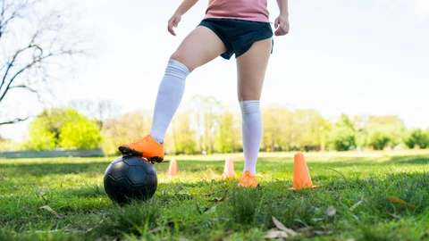 Futbolista entrenando. Imagen de archivo.