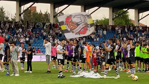 La plantilla de Unionistas celebra su clasificación para el torneo del KO, logrado este sábado La plantilla de Unionistas celebra su clasificación para el torneo del KO, logrado este sábado