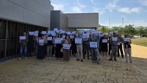 Trabajadores de Justicia protestan en Badajoz por la "sobrecarga" de trabajo para implantar los Tribunales de Instancia Trabajadores de Justicia protestan en Badajoz por la "sobrecarga" de trabajo para implantar los Tribunales de Instancia