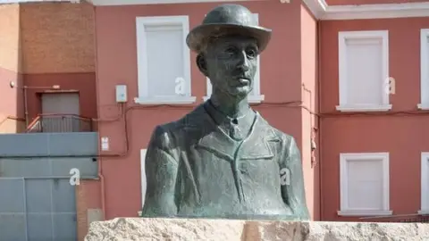 IES Manuel Bartolomé Cossío IES Manuel Bartolomé Cossío