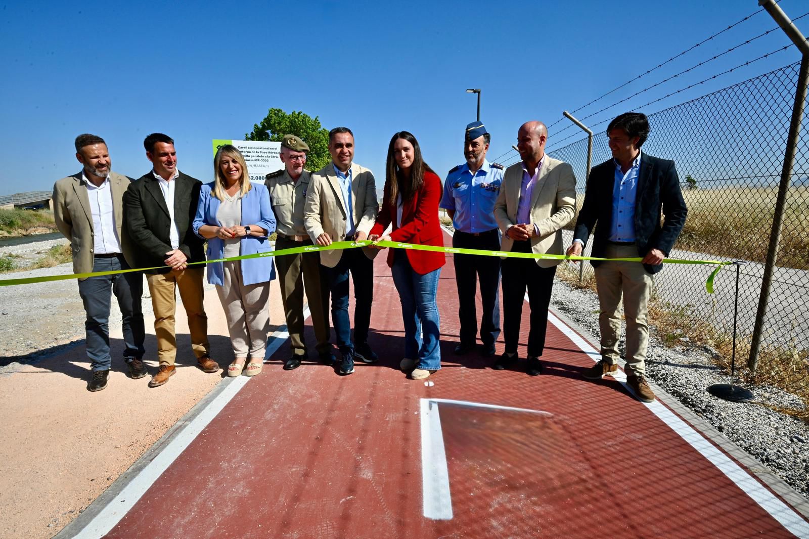 La Diputación de Granada inaugura el gran paseo ciclopeatonal que conecta Ogíjares y Las Gabias alrededor de la Base Aérea La Diputación de Granada inaugura el gran paseo ciclopeatonal que conecta Ogíjares y Las Gabias alrededor de la Base Aérea