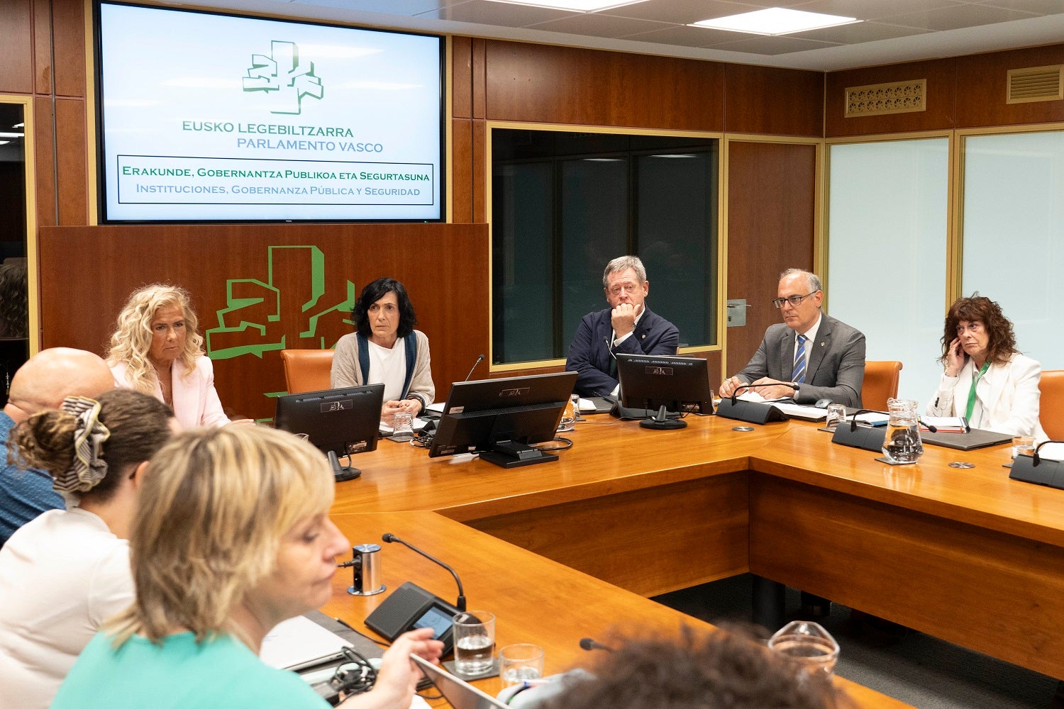 Zupiria dice que la carga de la Ertzaintza en Loiu fue "provocada" por "agresiones" y "provocaciones" a los agentes Zupiria dice que la carga de la Ertzaintza en Loiu fue "provocada" por "agresiones" y "provocaciones" a los agentes