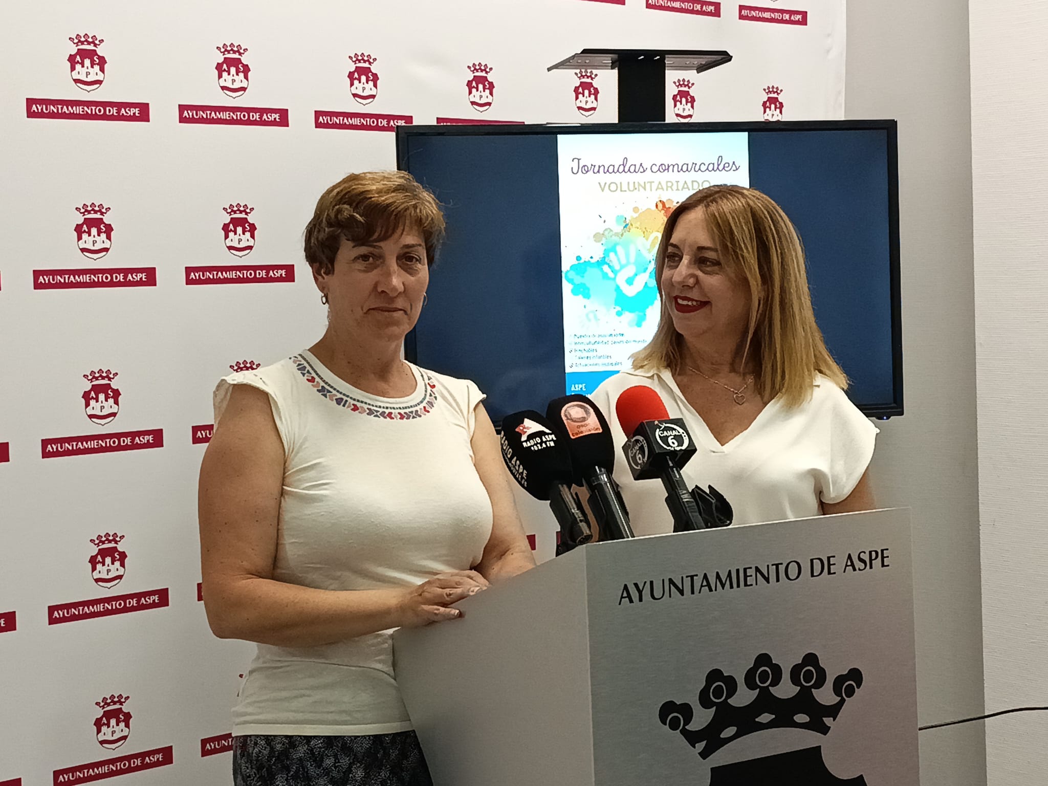 Aspe muestra la diversidad cultural que convive en la localidad con una feria con participación de una veintena de asociaciones Aspe muestra la diversidad cultural que convive en la localidad con una feria con participación de una veintena de asociaciones