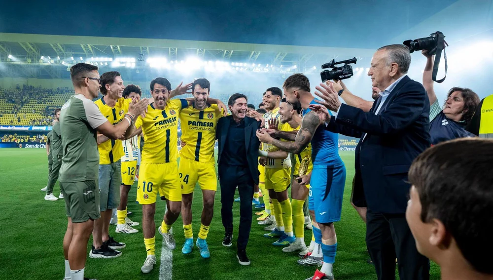 Imagen de la despedida de Parejo, Pedraza y Marcelino Imagen de la despedida de Parejo, Pedraza y Marcelino