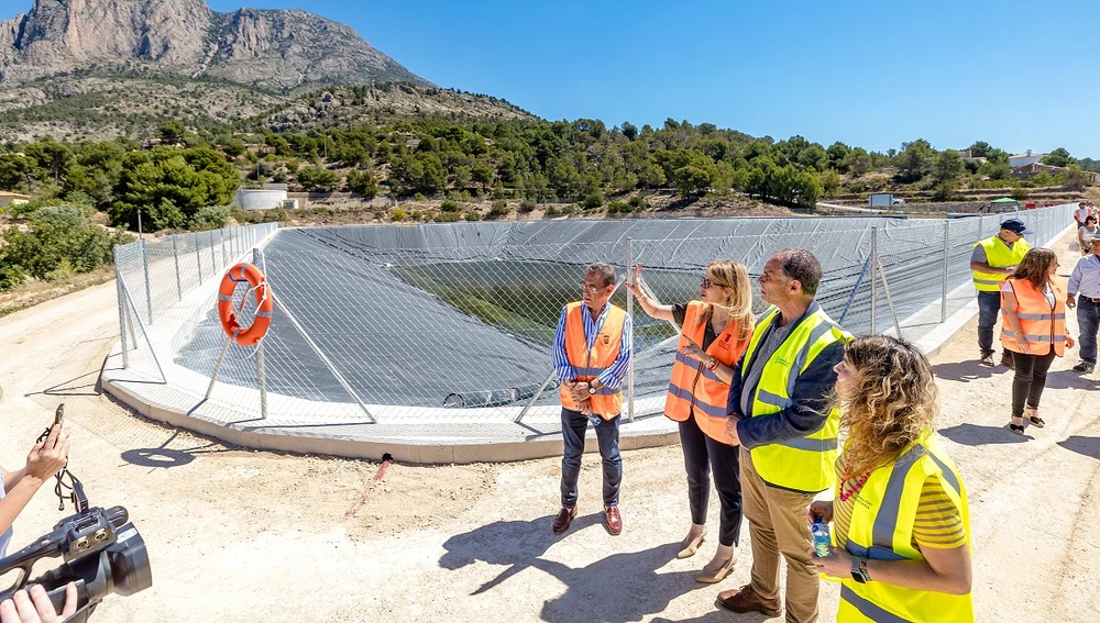 Finalizan las obras de modernización de la Balsa de riego de L'Alhambra en Finestrat Finalizan las obras de modernización de la Balsa de riego de L'Alhambra en Finestrat