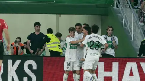 El Elche celebra el gol de André Silva ante el Atlético de Madrid. El Elche celebra el gol de André Silva ante el Atlético de Madrid.