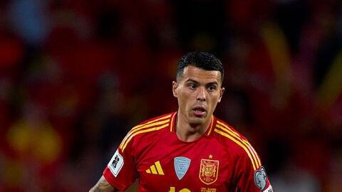 Pedro Porro durante un partido con Espa&ntilde;a