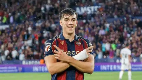 Cumbre granota para preparar un año más en primera: Carlos Espí, nombre clave en la planificación deportiva Cumbre granota para preparar un año más en primera: Carlos Espí, nombre clave en la planificación deportiva