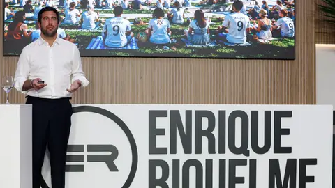 Riquelme reduciría a la mitad la cuota al socio hasta que el Madrid gane la Champions Riquelme reduciría a la mitad la cuota al socio hasta que el Madrid gane la Champions