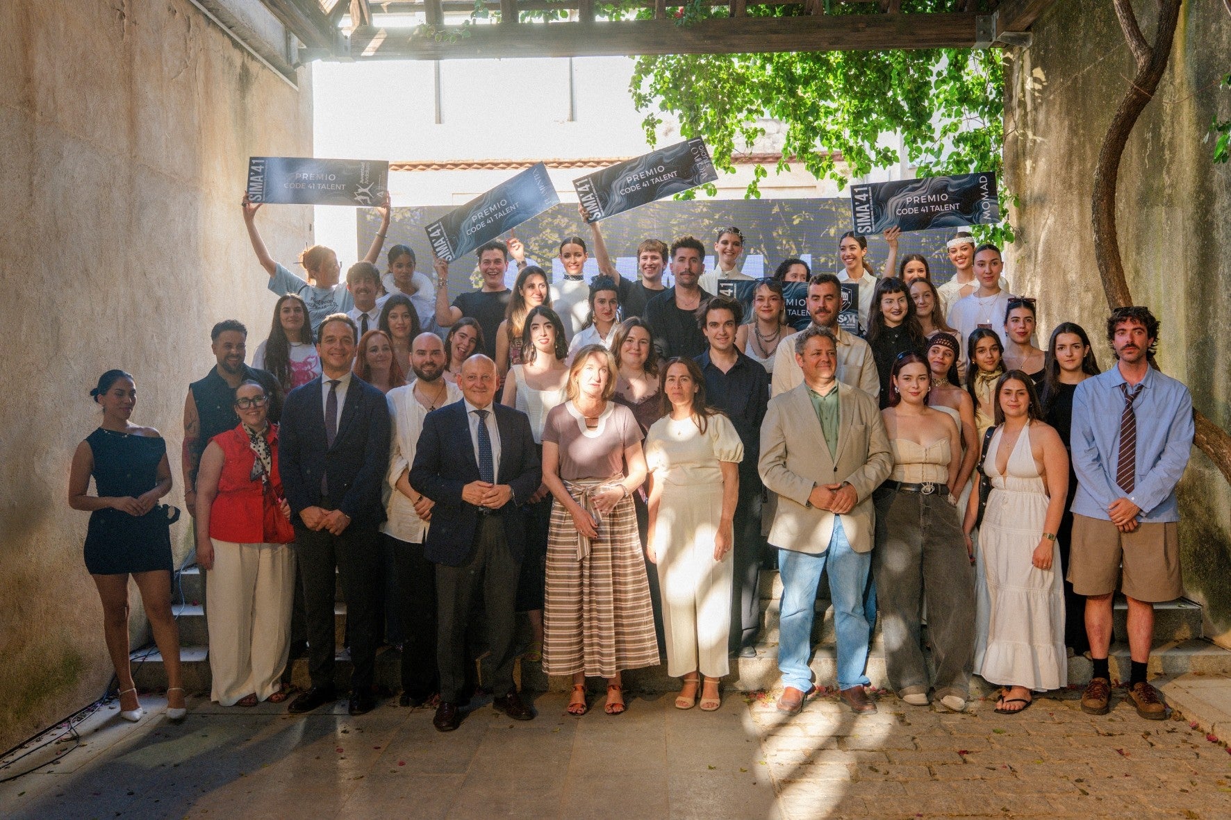 La diseñadora malagueña Verónica Lagares conquista el Premio IAJ en SIMA 41 con su firma "Lagamiau" La diseñadora malagueña Verónica Lagares conquista el Premio IAJ en SIMA 41 con su firma "Lagamiau"