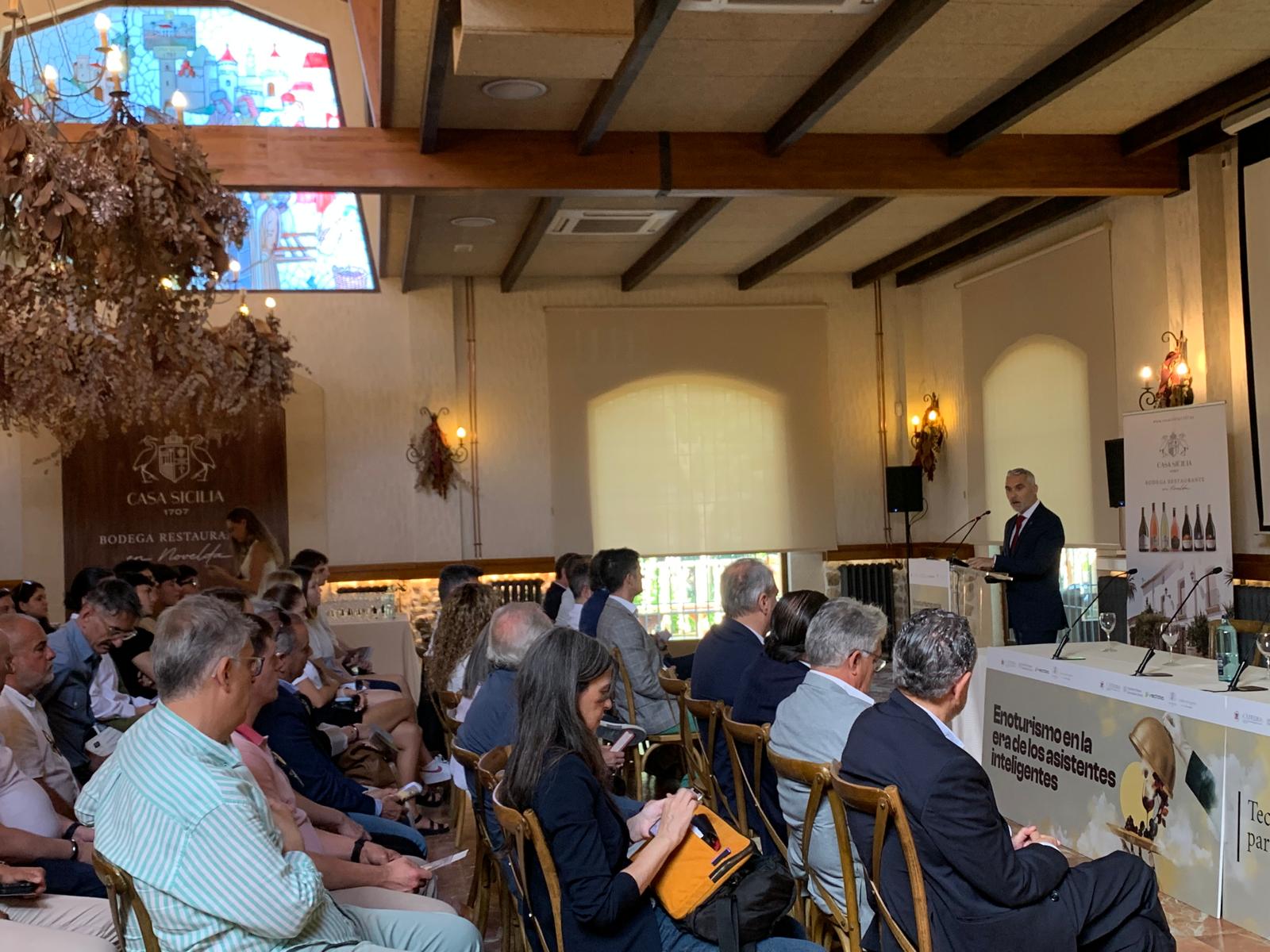 El secretario autonómico de Turismo destaca en Novelda el potencial de la IA para reforzar la experiencia enoturística El secretario autonómico de Turismo destaca en Novelda el potencial de la IA para reforzar la experiencia enoturística