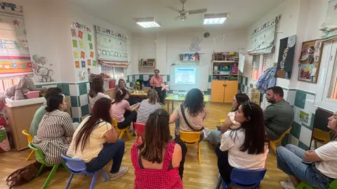 El Hospital Vithas Málaga imparte un Aula Salud sobre RCP a padres de la guardería Coquetes El Hospital Vithas Málaga imparte un Aula Salud sobre RCP a padres de la guardería Coquetes